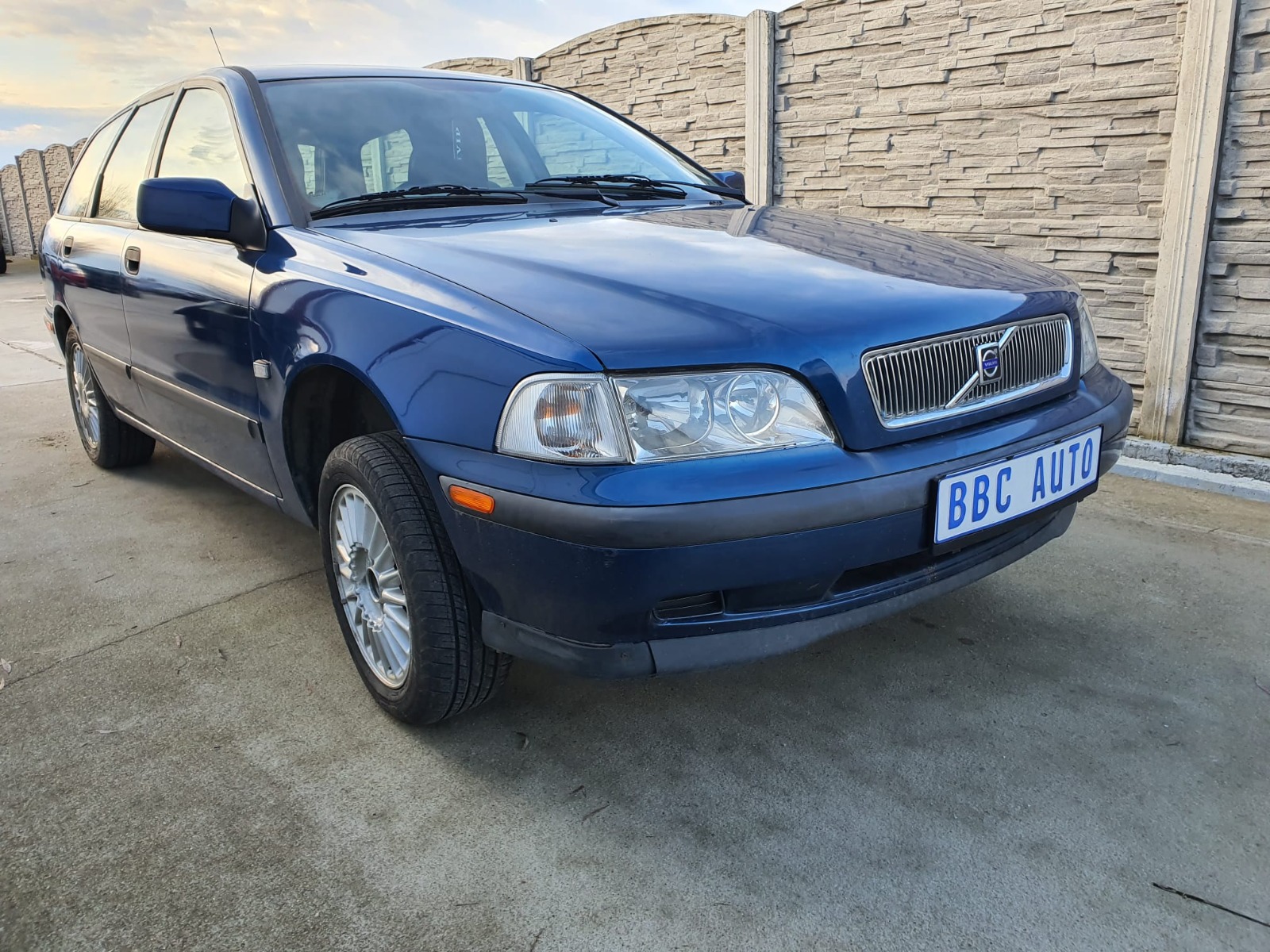 Dezmembram VOLVO V40 VW combi 1.9 D D4192T2, transmisie manuala, 70 kw / 95 CP. An fabricatie 2000 (1995-2005).