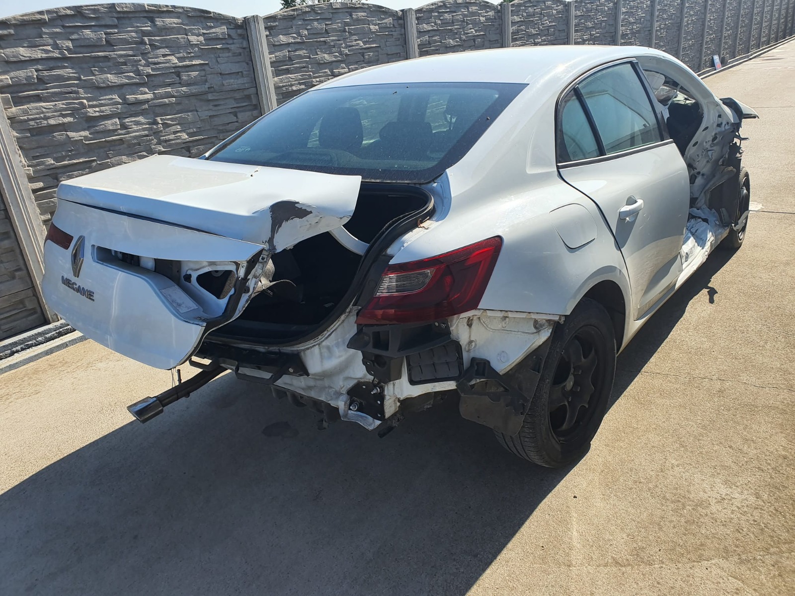 Dezmembram Renault Megane 4 sedan motorizare 1.3 tce H5H B470, 116 cp, cutie viteze manuala 6 trepte, euro 6