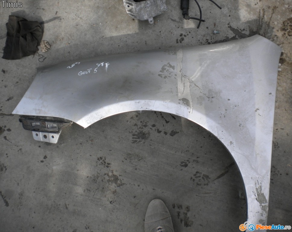 Aripa fata stanga vw golf 5 din 2003